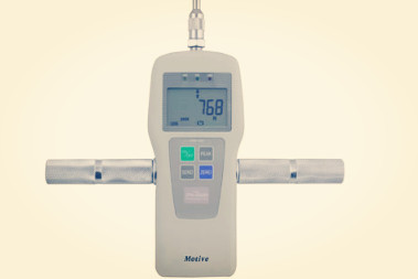 指針式推拉力計(jì)和數(shù)顯式推拉力計(jì)使用方法相同嗎?